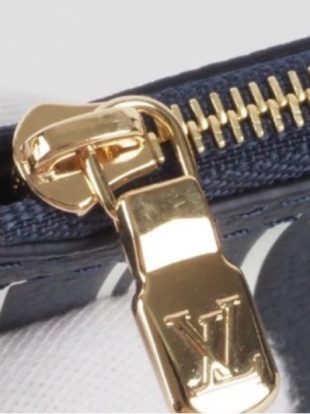 Louis Vuitton Black and White Neverfull Inside Out MM Calfskin Pochette w/Strap - Picture 3 of 4